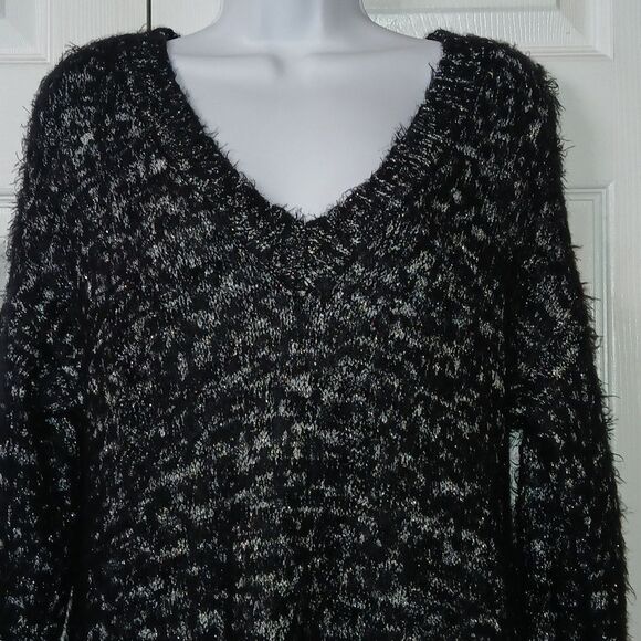 Rock & Republic black silver metallic super soft sweater holiday party Sz L NWOT - Picture 3 of 7